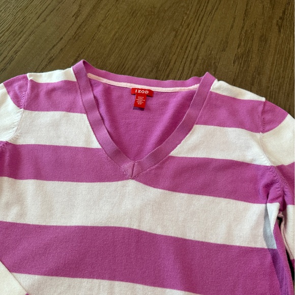 Izod Women’s 100% Cotton V-Neck Sweater Size Small Pink/White Striped - Picture 4 of 8